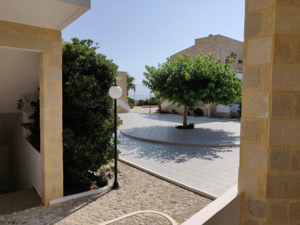 Viglia Beach Apartments Kissamos Exterior photo